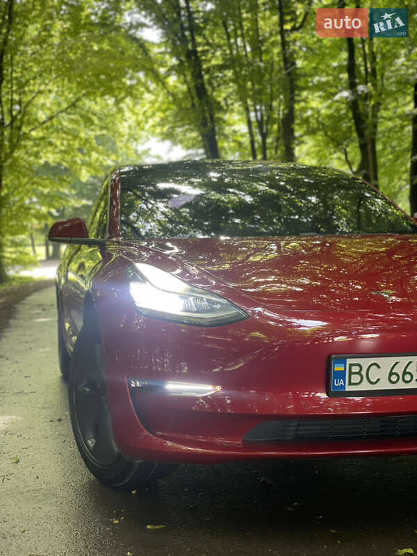 Tesla Model 3 (2018)