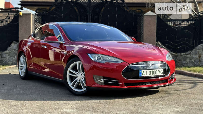 Tesla S 85 (2015)