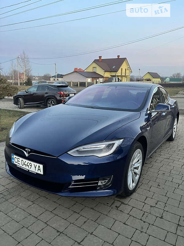 Tesla Model s (2017)