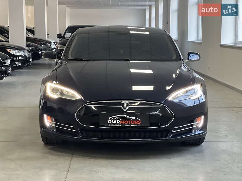 Tesla Model s (2013)