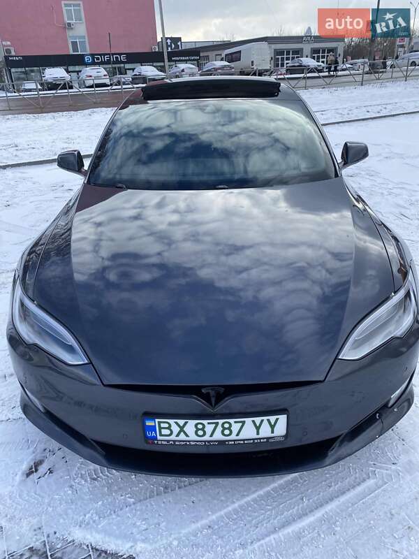 Tesla Model s (2016)