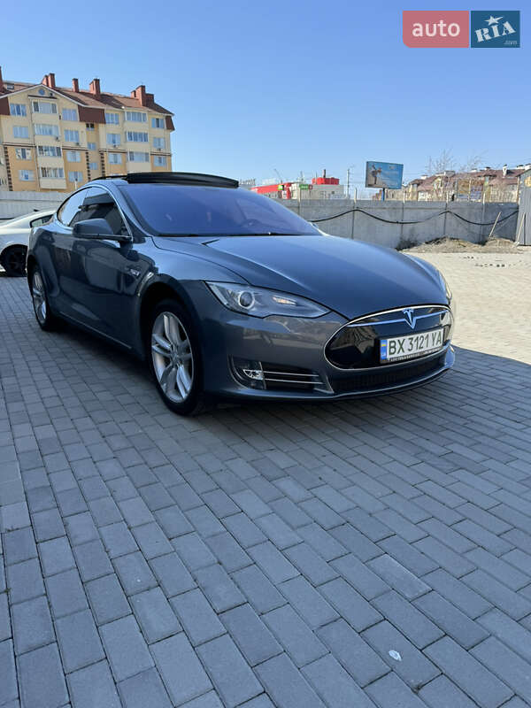 Tesla Model s (2014)