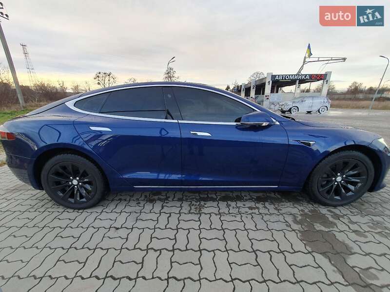 Tesla Model s (2018)