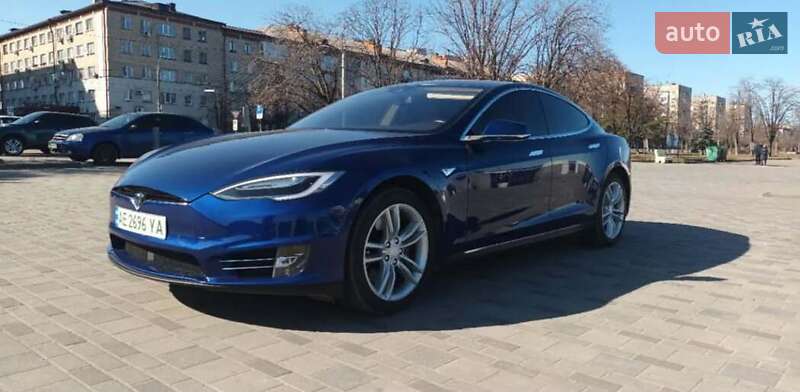 Tesla Model s (2015)