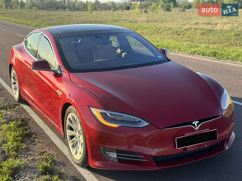 Tesla Model s (2016)