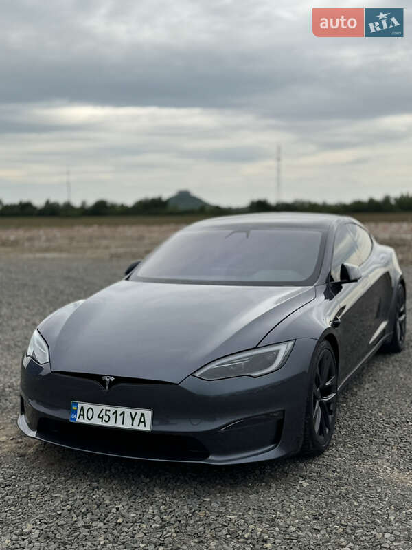 Tesla Model s (2021)