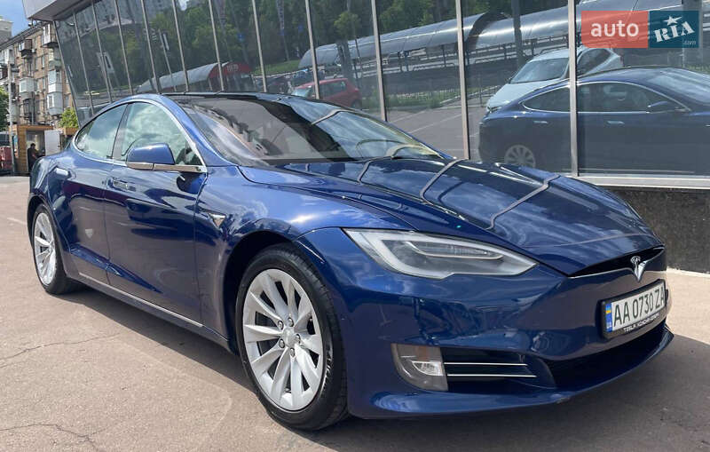 Tesla Model s (2018)