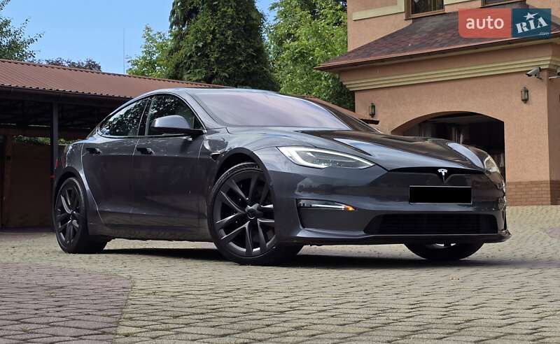 Tesla Model s (2021)