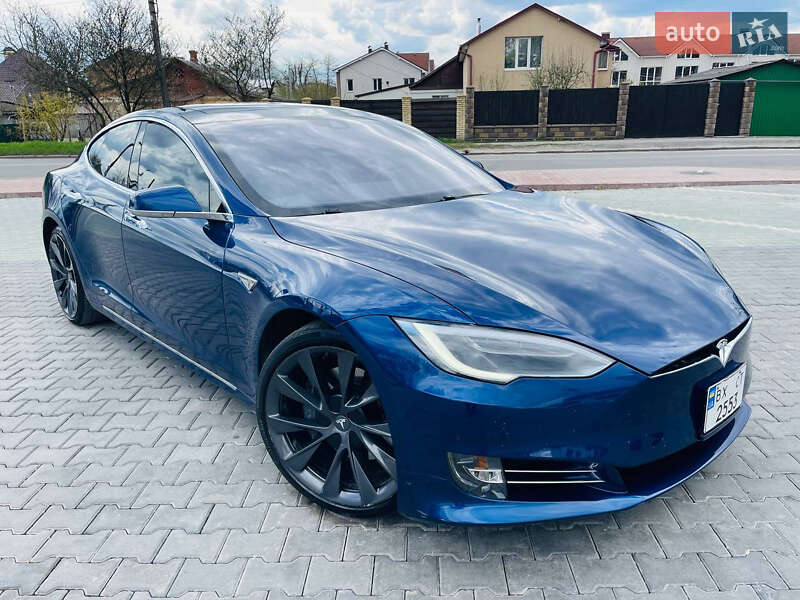 Tesla Model s (2016)