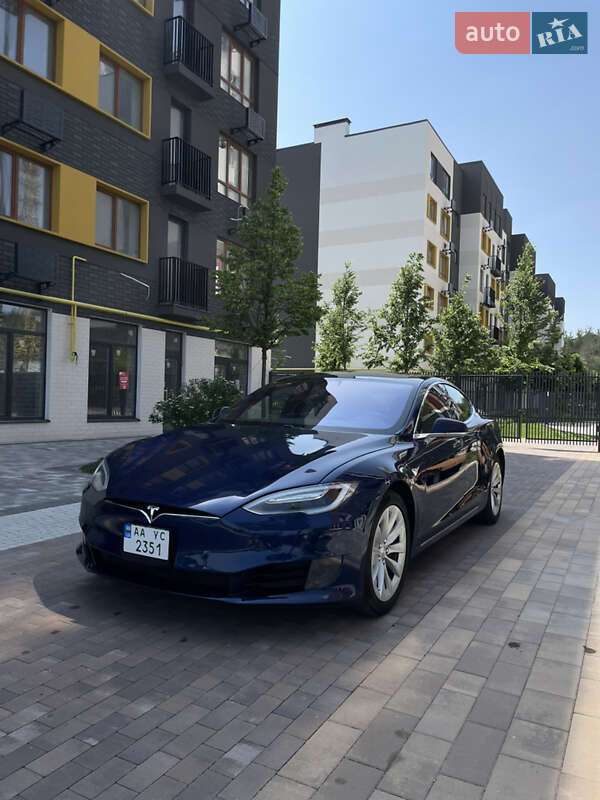 Tesla Model s (2017)