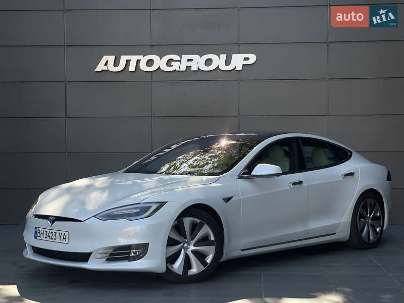 Tesla Model s (2020)