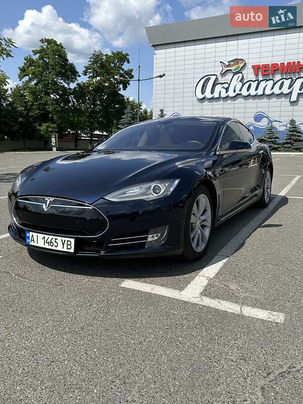 Tesla Model s (2013)
