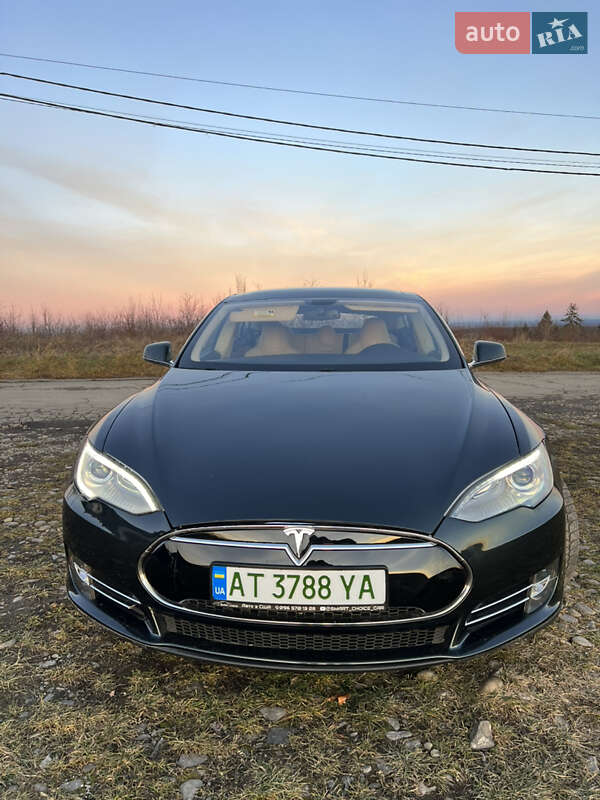 Tesla Model s (2013)