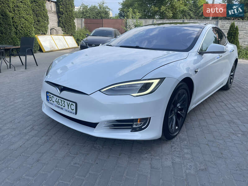 Tesla Model s (2018)