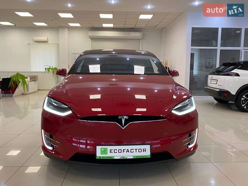 Tesla Model x (2016)