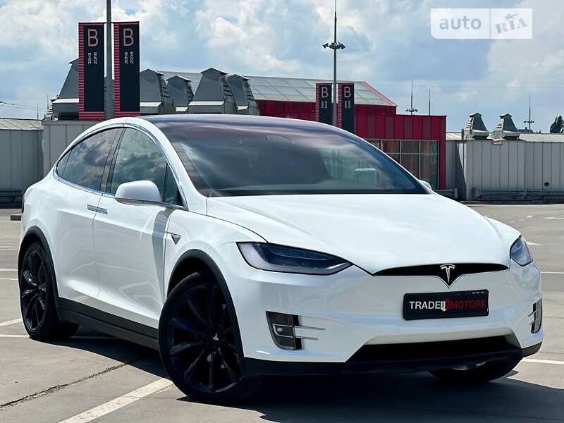 Tesla Model x (2018)