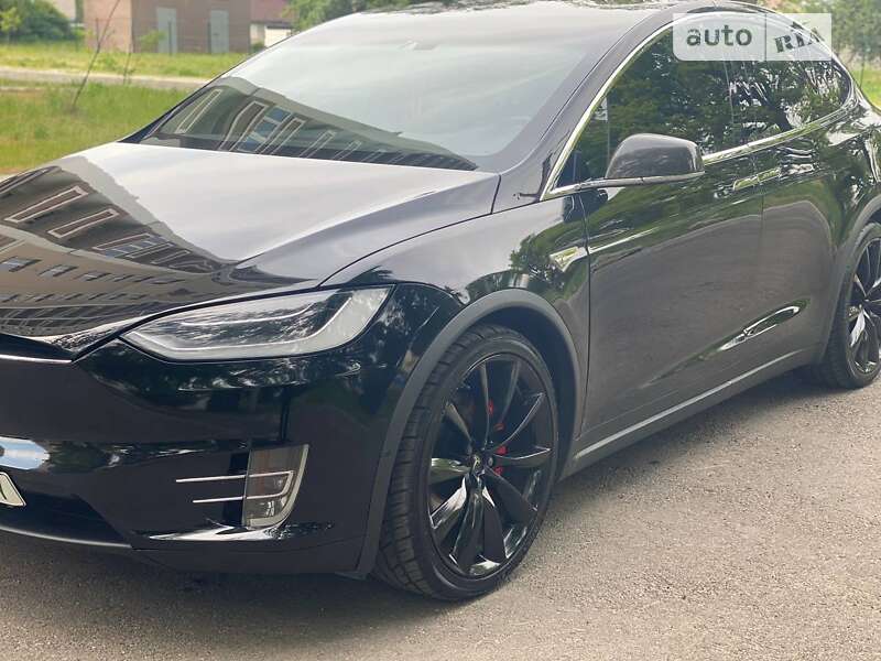 Tesla Model x (2016)
