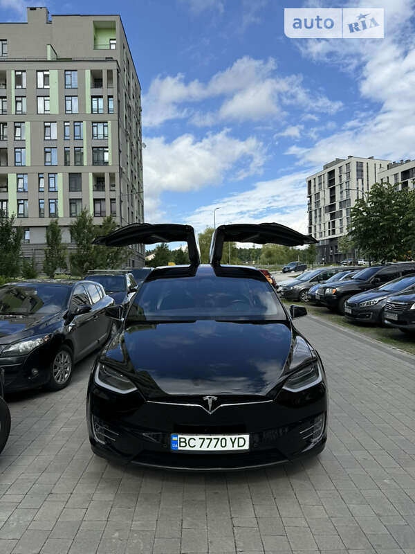 Tesla Model x (2018)