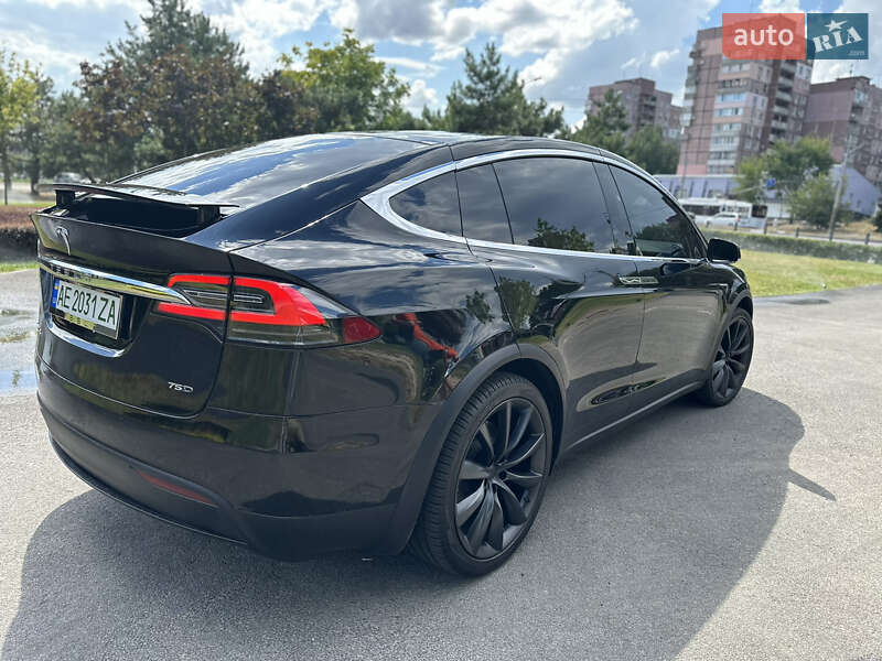Tesla Model x (2018)
