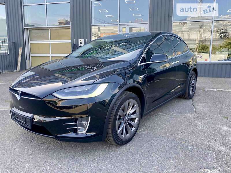Tesla Model x (2019)