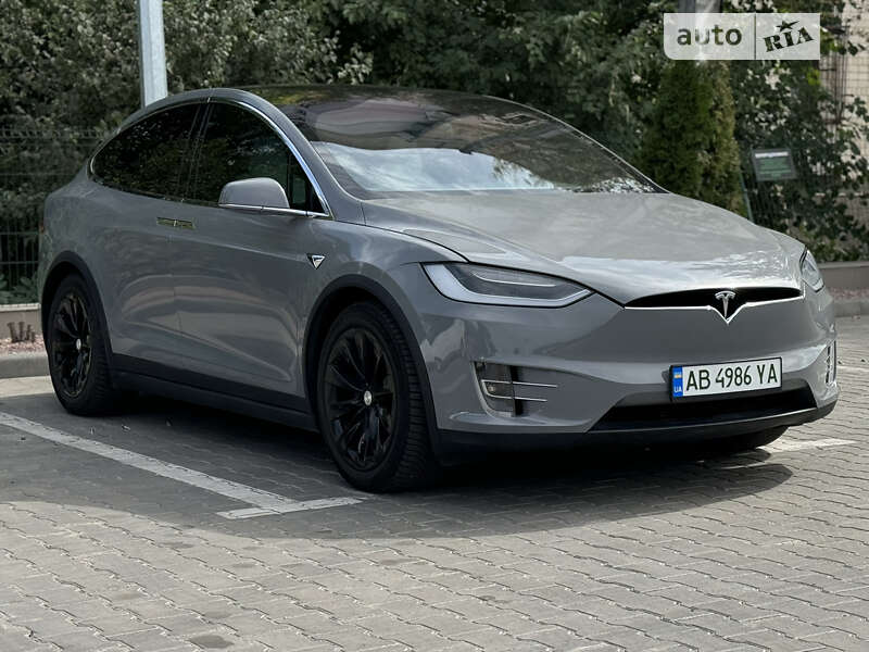 Tesla Model x (2017)