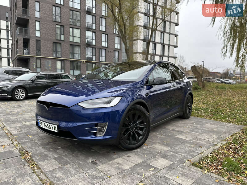Tesla Model x (2019)