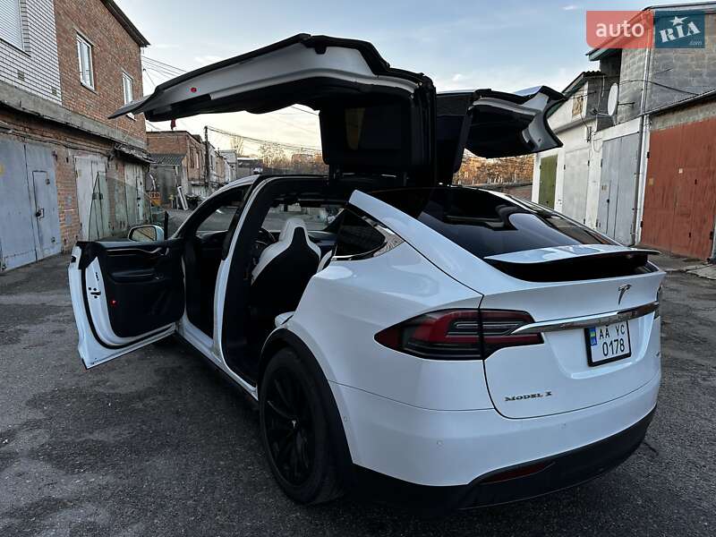 Tesla Model x (2018)