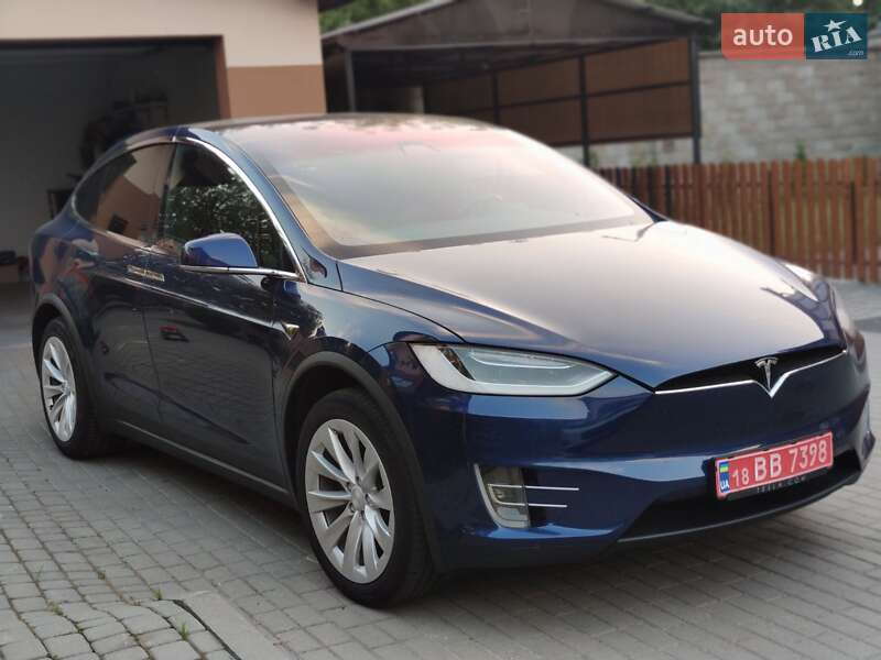 Tesla Model x (2017)
