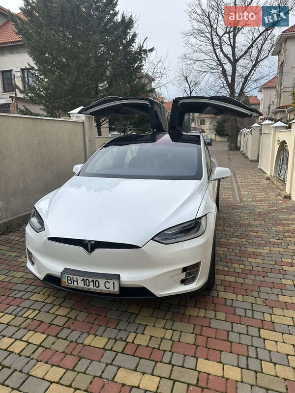 Tesla Model x (2018)