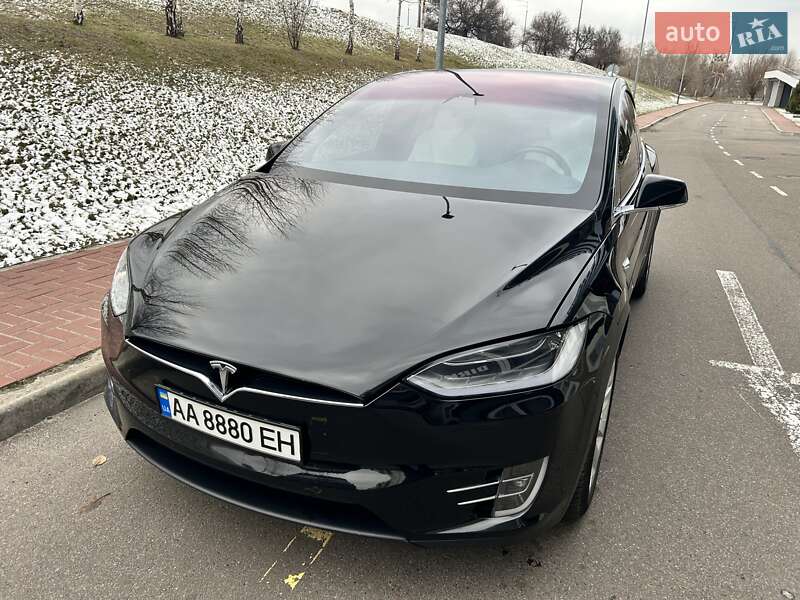 Tesla Model x (2017)