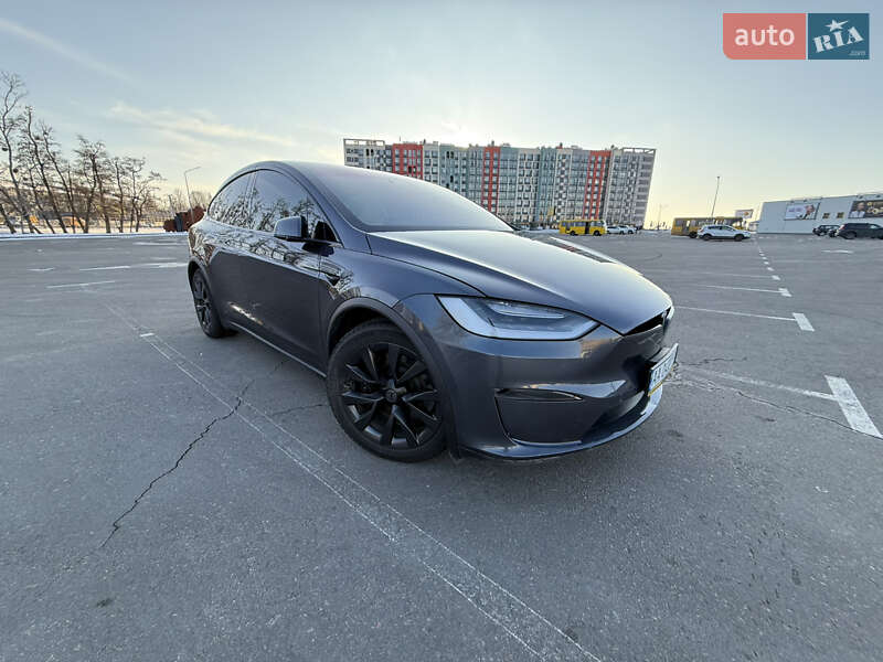 Tesla Model x (2022)