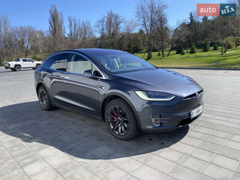 Tesla Model x (2018)
