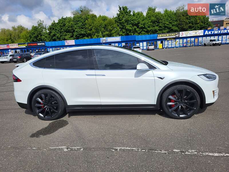 Tesla Model x (2018)