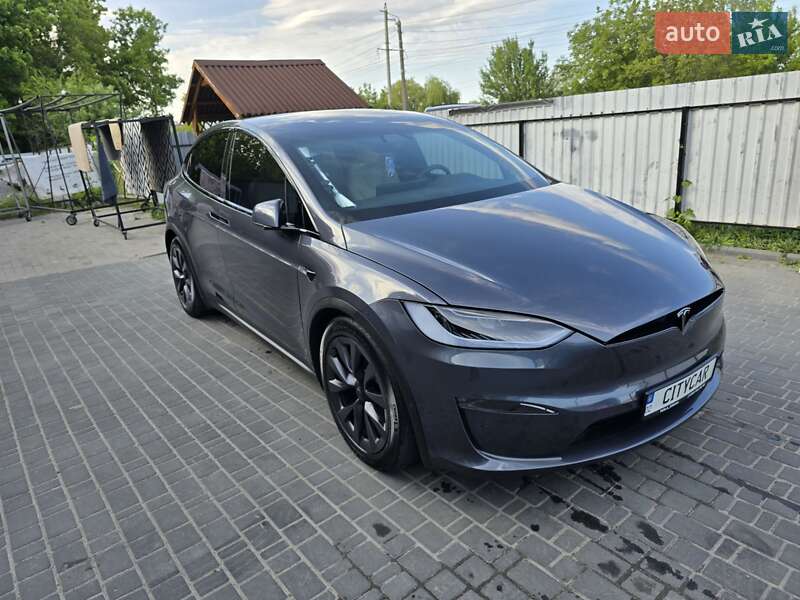 Tesla Model x (2022)