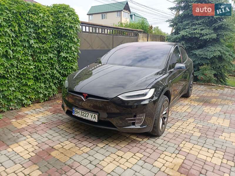 Tesla Model x (2016)