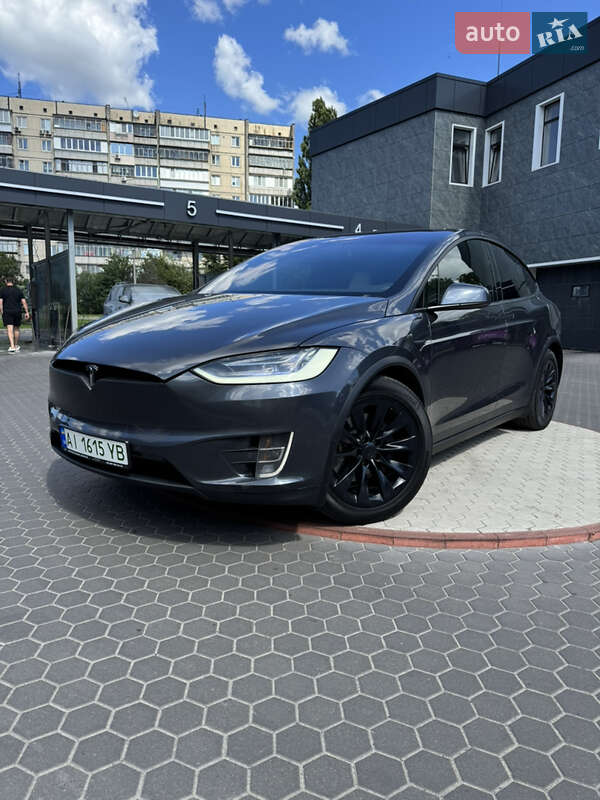 Tesla Model x (2017)