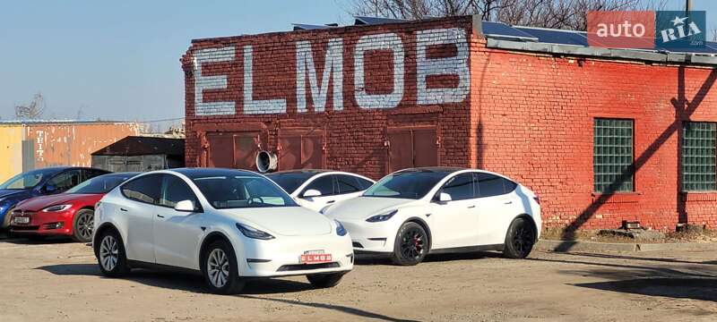 Tesla Model y (2020)