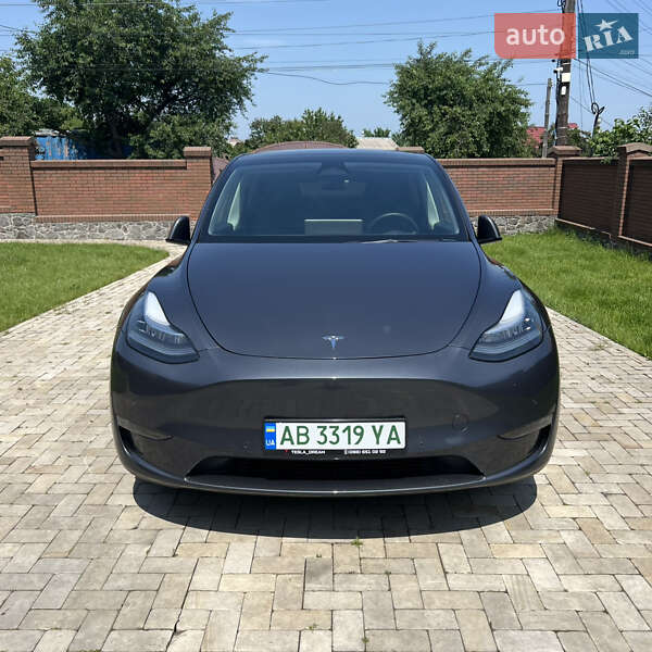 Tesla Model y (2022)