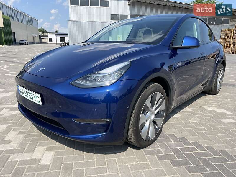 Tesla Model y (2021)