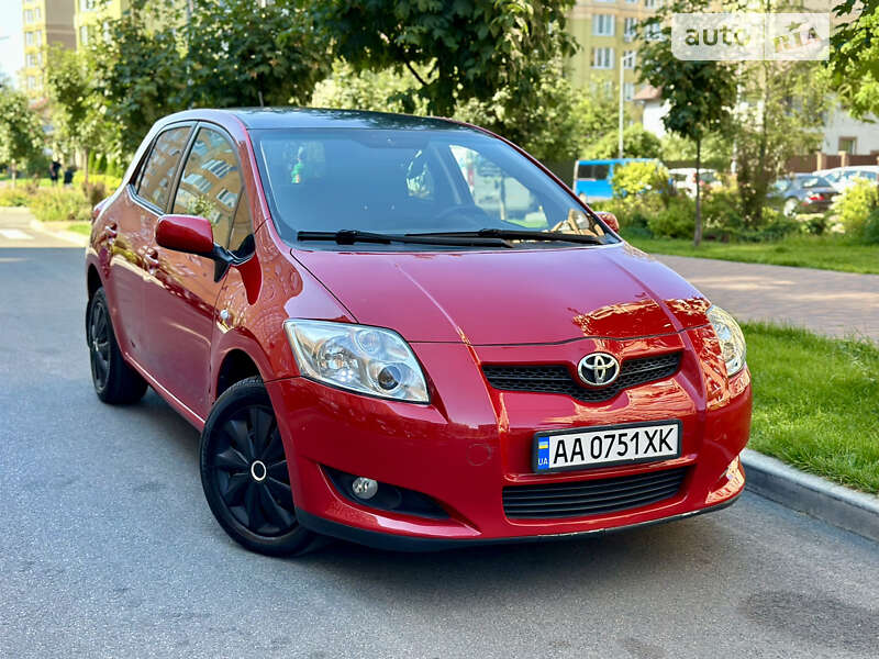 Toyota Auris (2007)