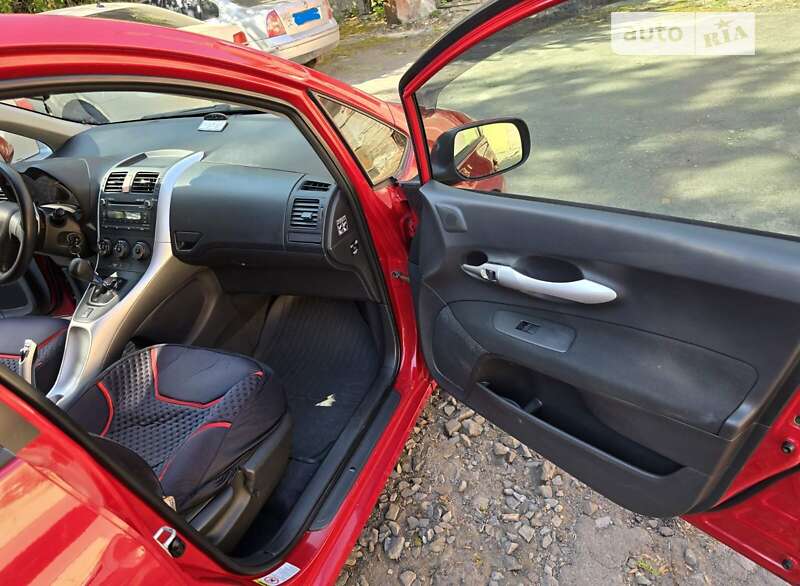 Toyota Auris (2007)