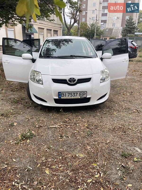 Toyota Auris (2009)