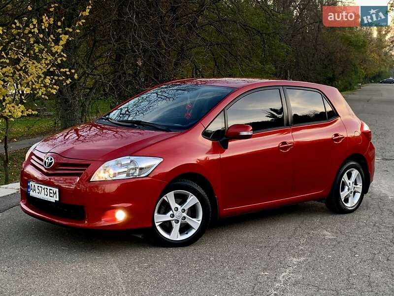Toyota Auris (2011)