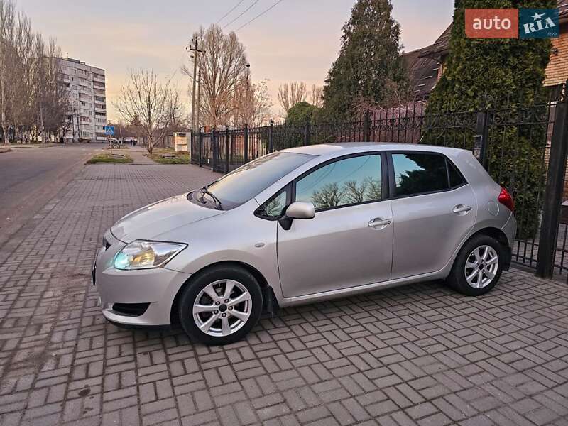 Toyota Auris (2007)
