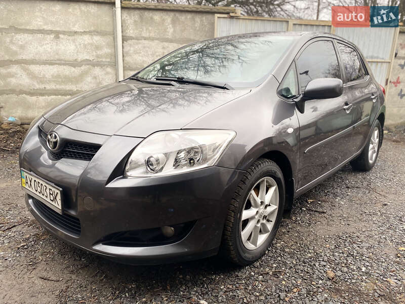 Toyota Auris (2008)