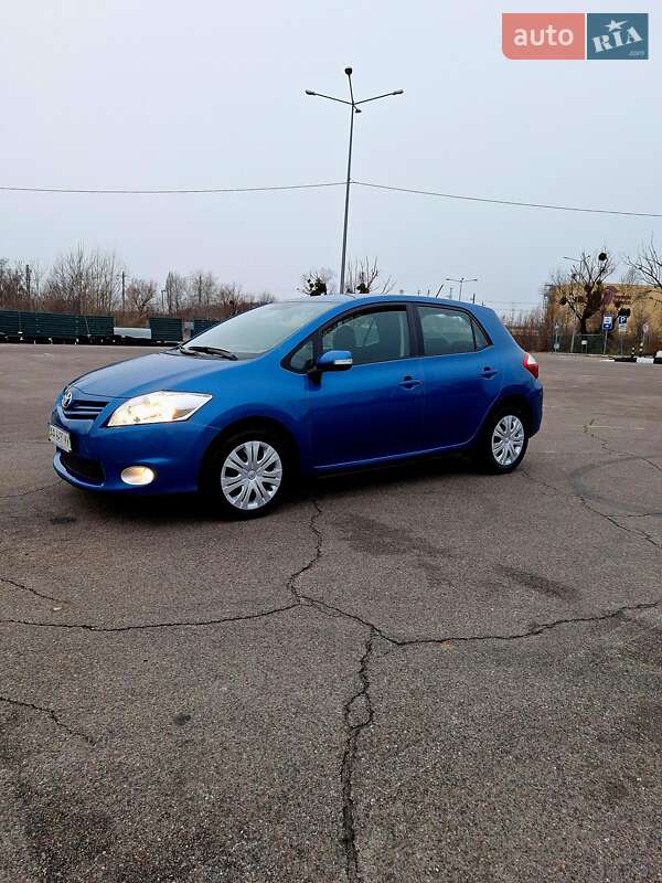 Toyota Auris (2010)