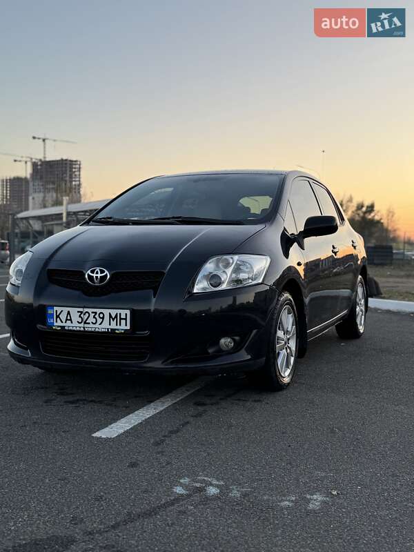 Toyota Auris (2008)