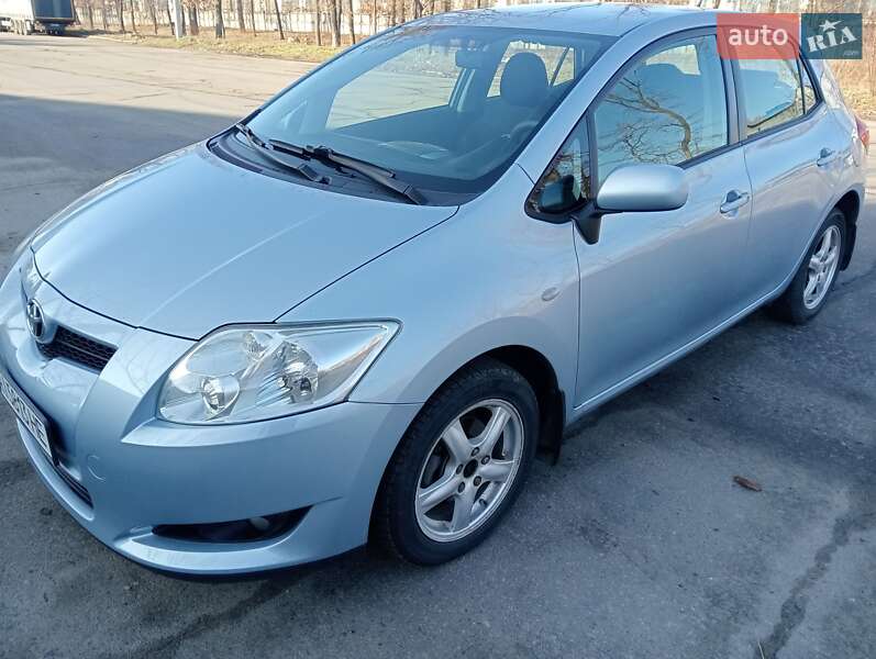 Toyota Auris (2009)