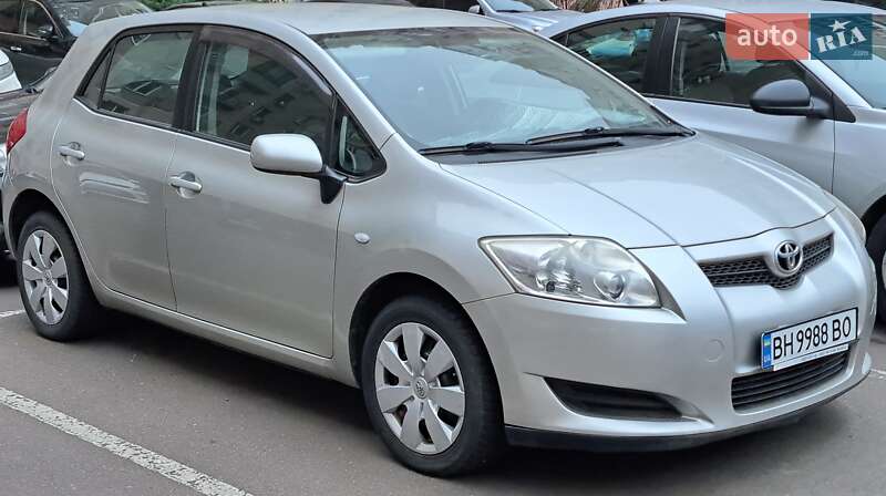 Toyota Auris (2008)