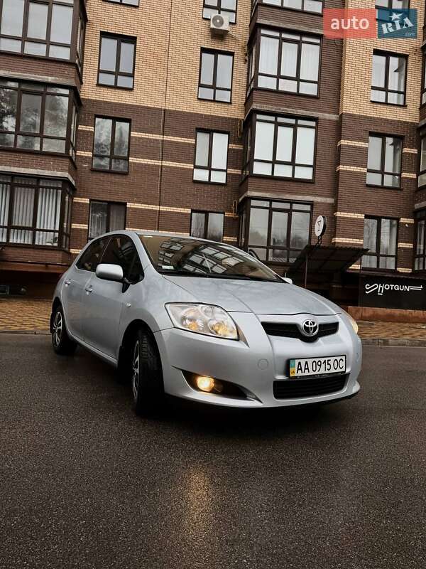 Toyota Auris (2007)